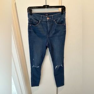 Express, high waisted, distress knee, vol sky blue, size 4R skinny jeans